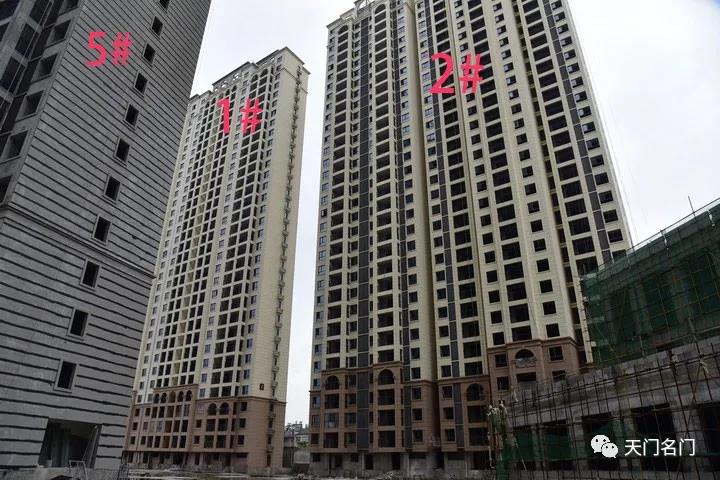 名門5月工程进度：5号楼脚手架拆除中