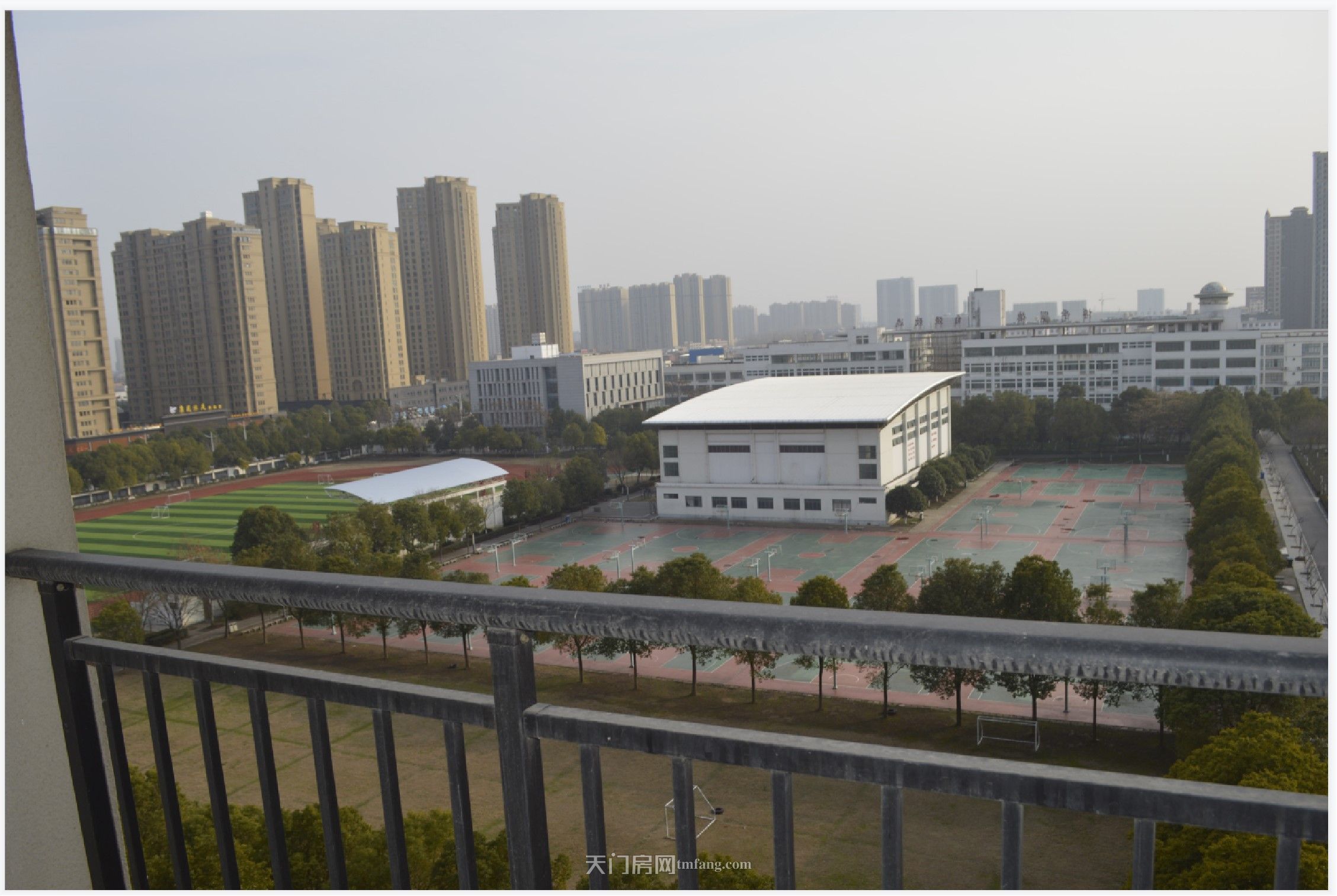 新城学府名居毛坯三房 房中高楼