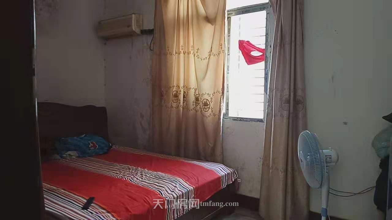 城南大润发后面门面私房两间三层带帽中介勿扰