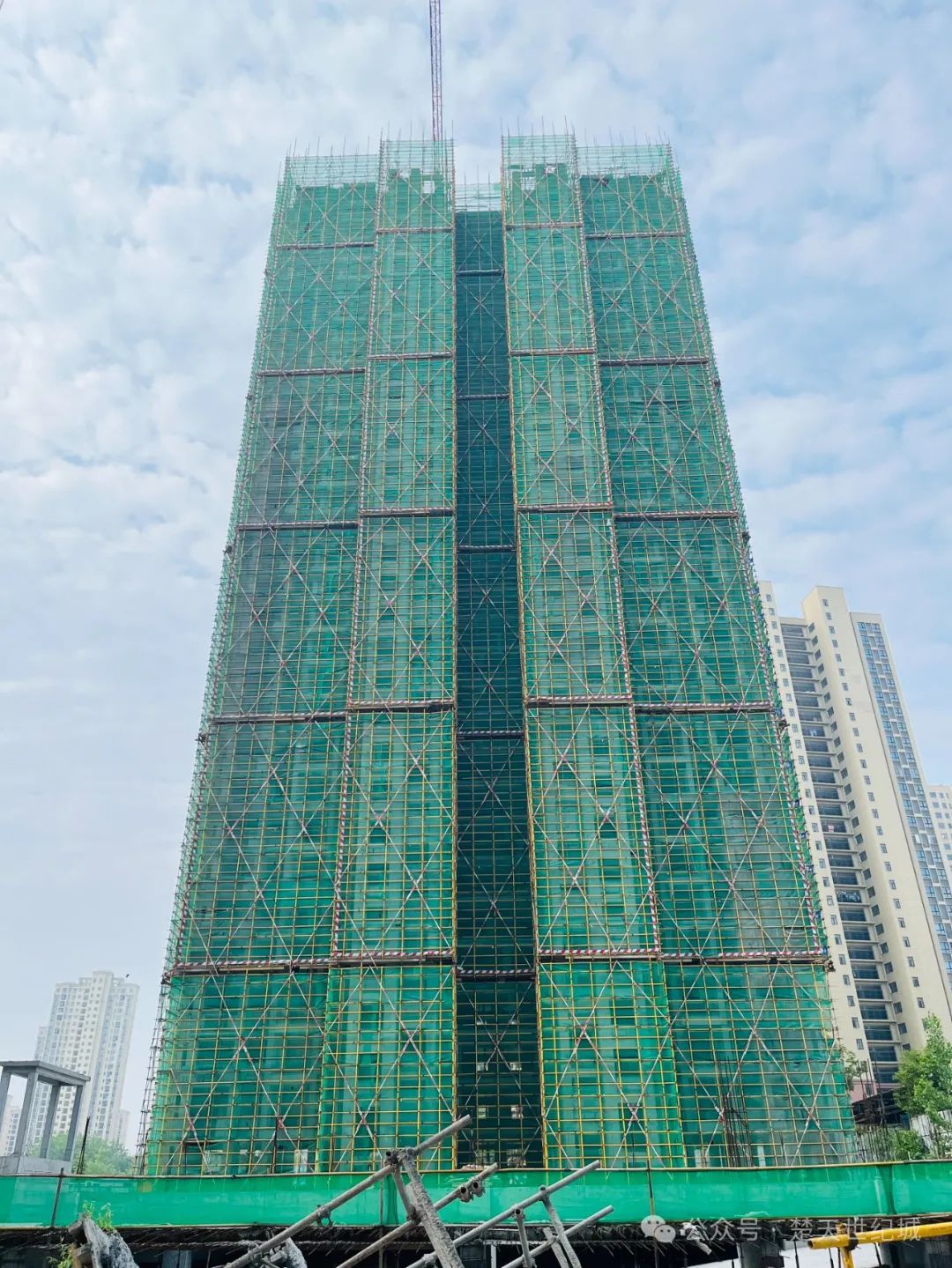 楚天世纪城二期西区4月建设工程进度