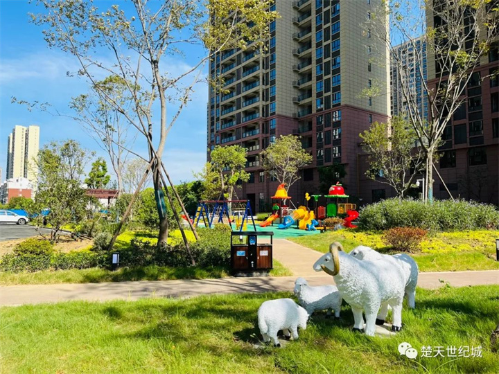 居然得寸进尺，天门这个楼盘，你看成何体统？