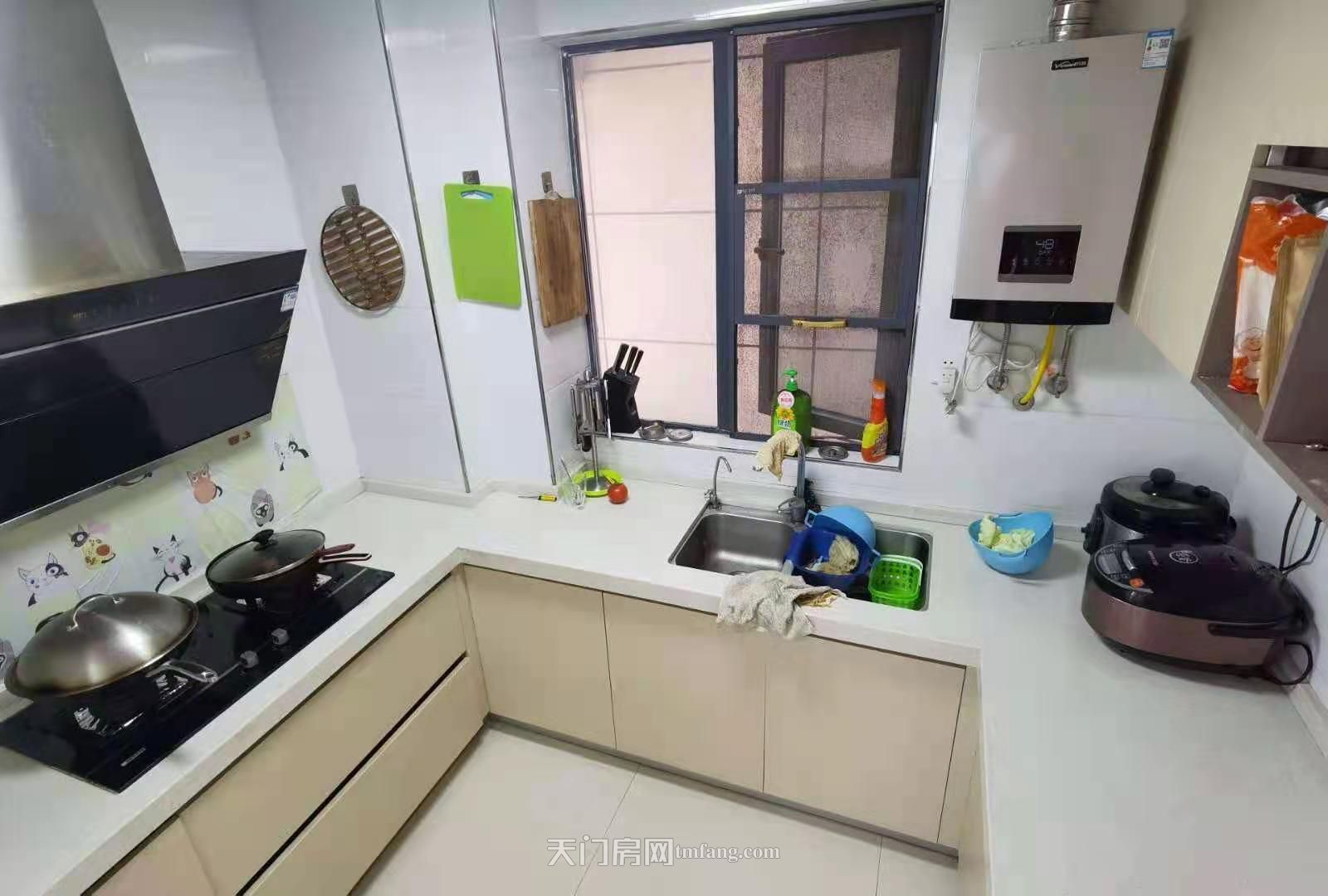 碧水园精装修3室2厅2卫优惠