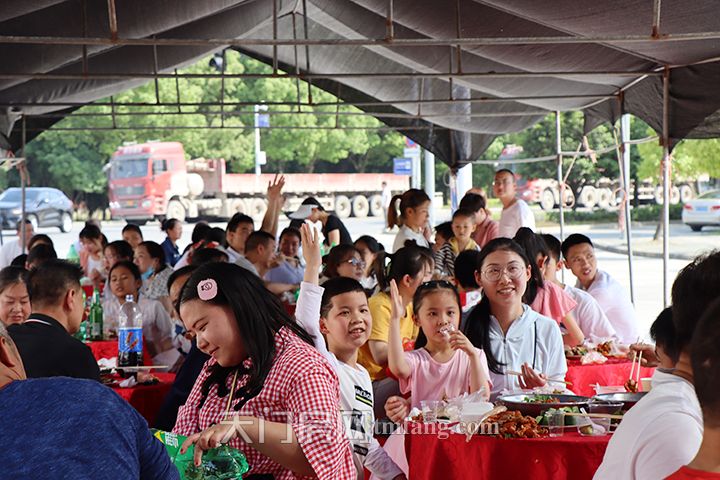 燃爆！碧水园·锦城啤酒龙虾音乐节圆满落幕！