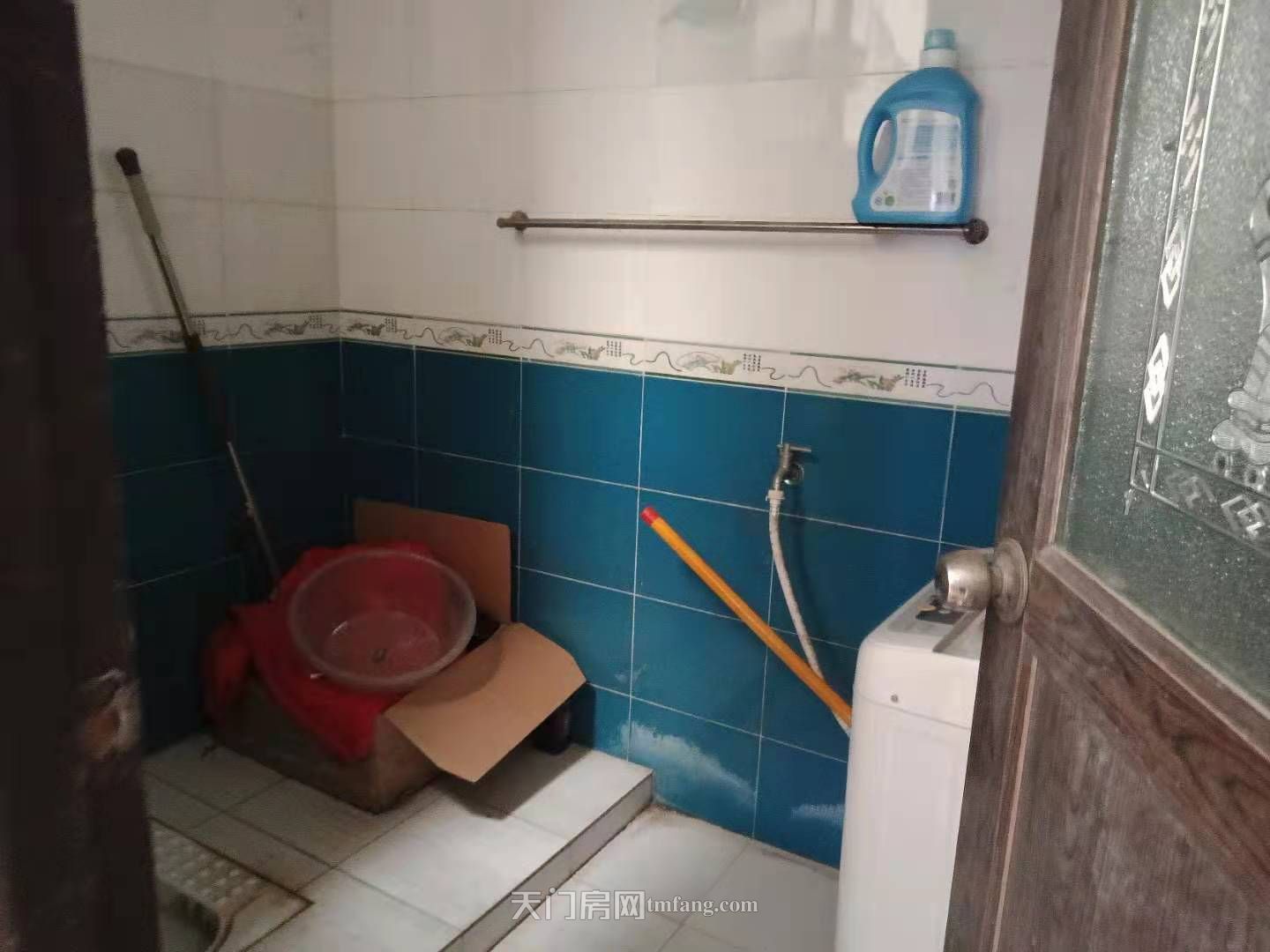 城南大润发后面门面私房两间三层带帽中介勿扰