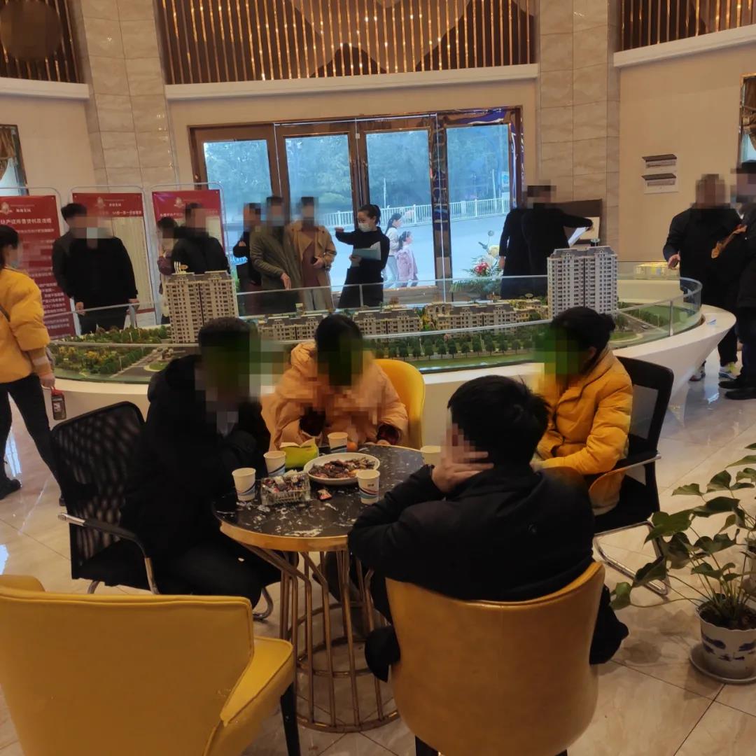 御湖花园：开盘劲销，当红不让！直击火爆现场！