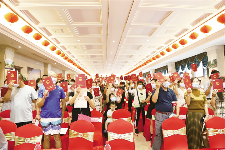 天门市首个“交房即交证”项目试点顺利完成