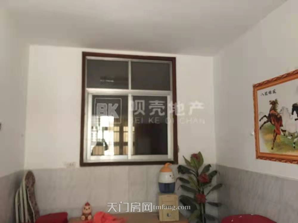 城南大润发后面私房两间两层带帽过户费低中介勿扰