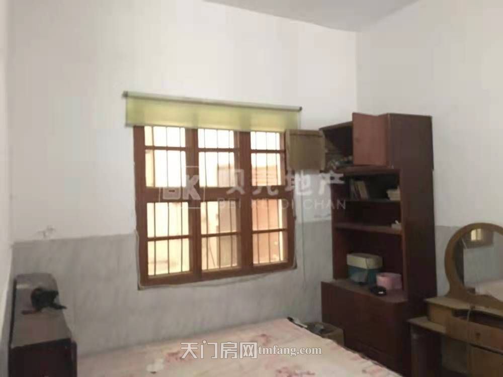 城南大润发后面私房两间两层带帽过户费低中介勿扰