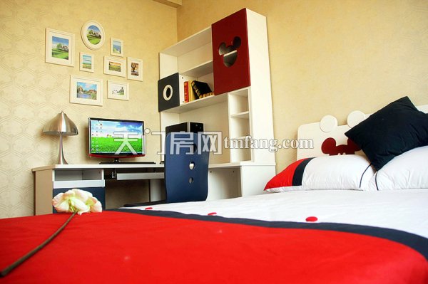 3室2厅2卫--儿童房