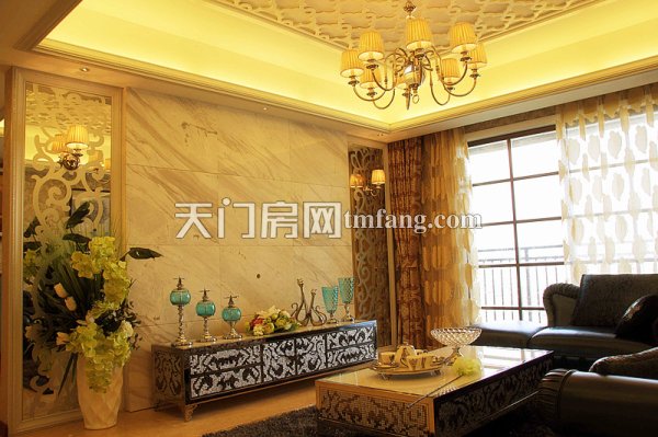 3室2厅2卫--客厅