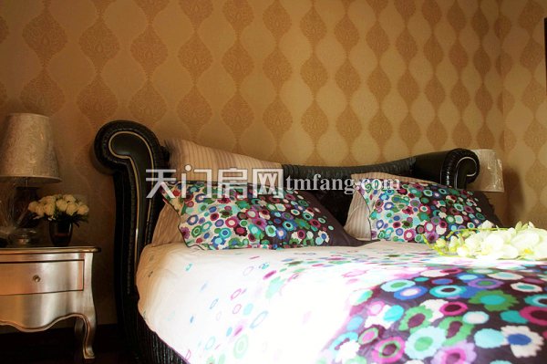 3室2厅2卫--主卧