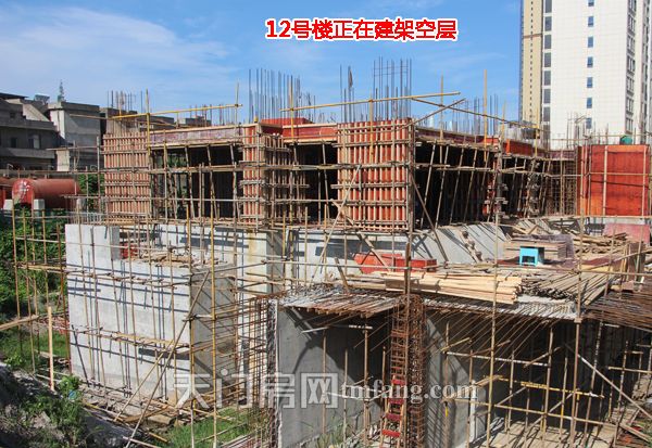 2018062716025931696etea3r.jpg 12号楼正在建架空层.jpg