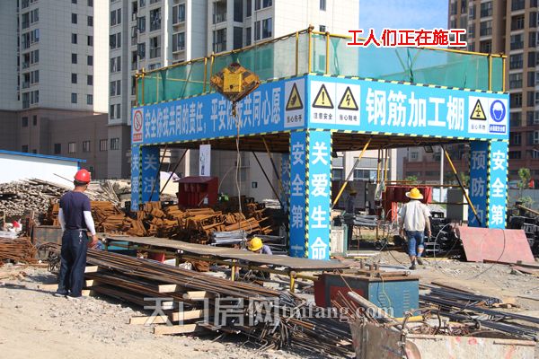 2018062716033373530zziskh.jpg 工人们火热施工中.jpg