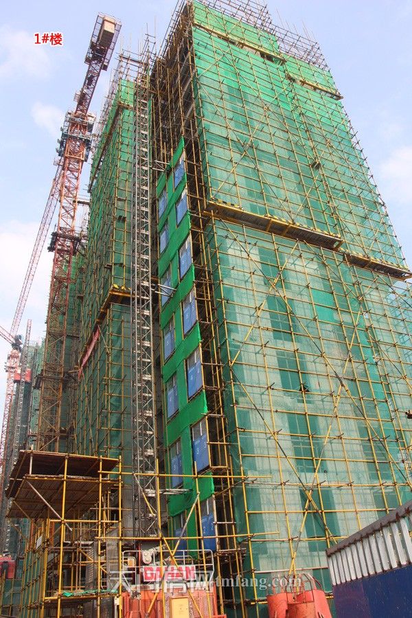 华西新城7月工程进度：6号楼已经建至14层