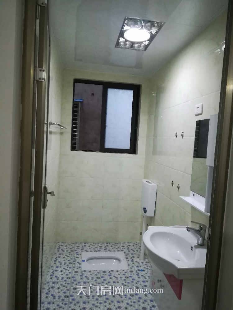 新房出租，拎包入住