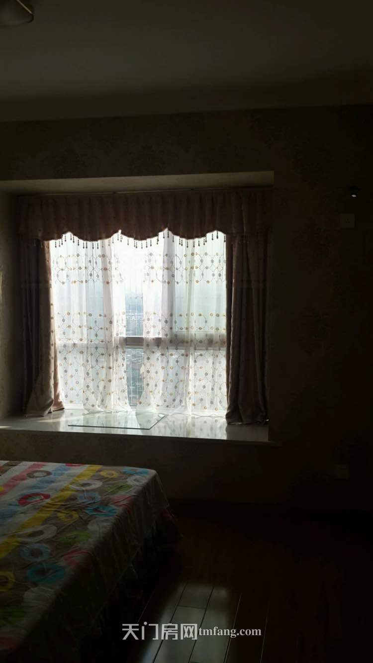 蓝宝 装修3房低价诚意出售