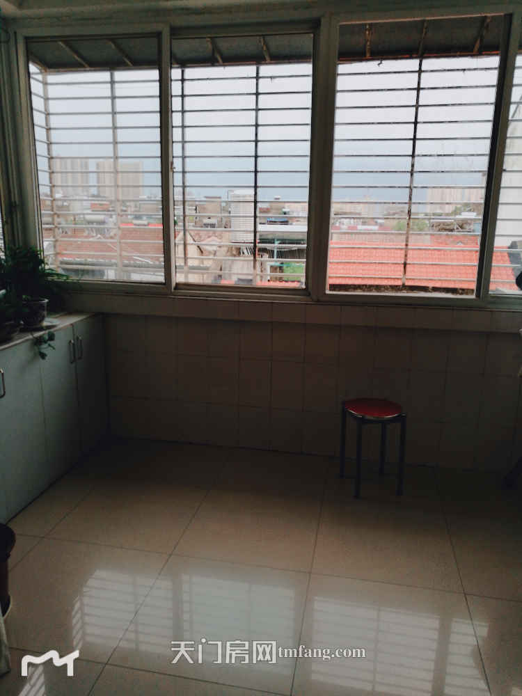  地段景龙小区经典三房诚意出售