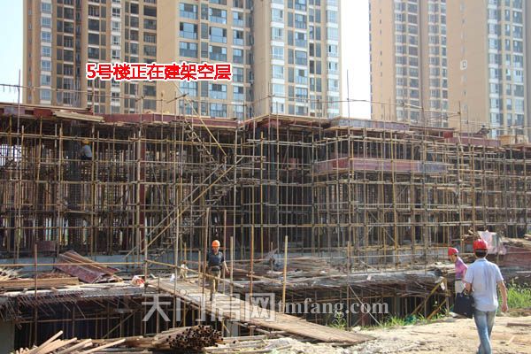 R公馆7月工程进度：12号楼已建至6层