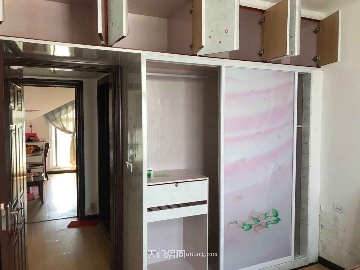 渠畔美居三房二厅一卫精装34.5万