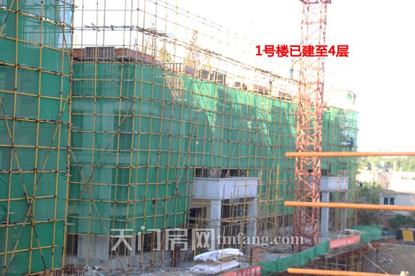 西湖文苑11月工程进度：2号楼已建至8层