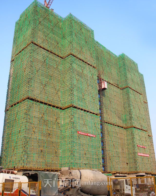 富力院士廷11月工程进度：工地上正在火热施工中