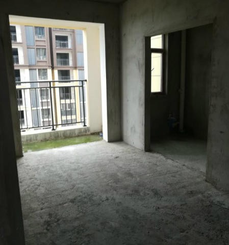 竟陵街道走马岭嘉苑4室2厅2卫153平低价出售！