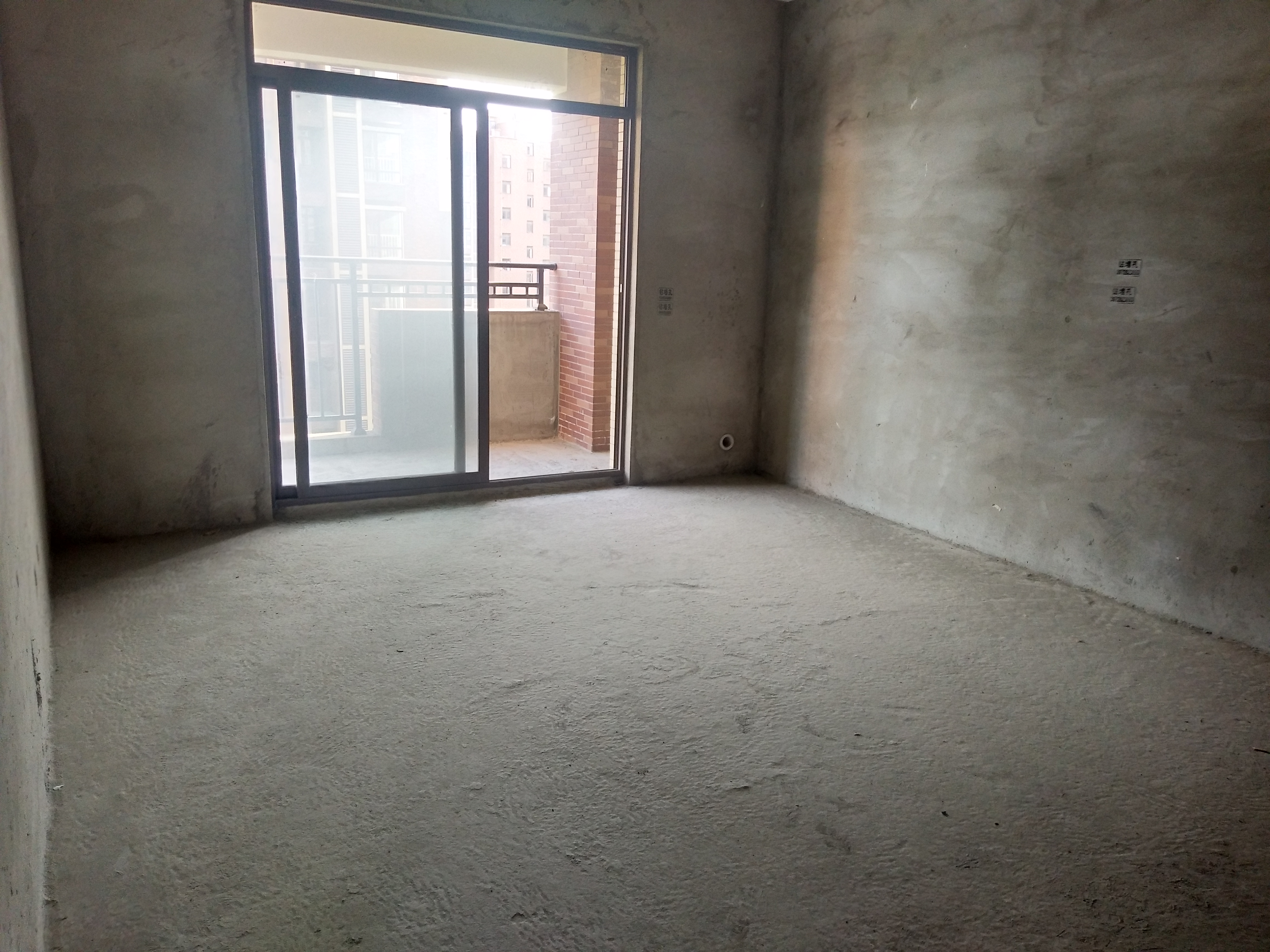 汉旺世纪城A区大三房毛坯育才  房