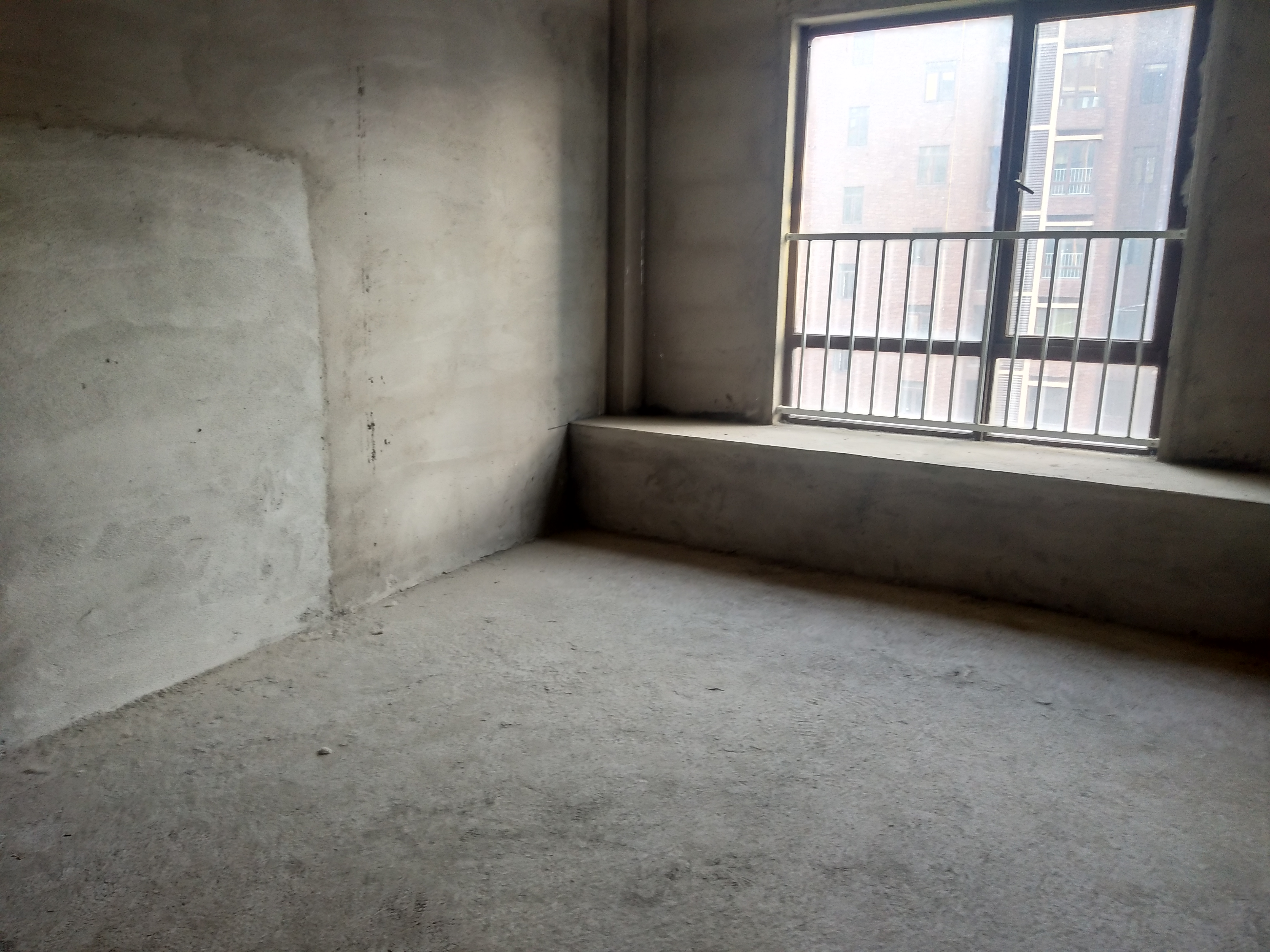 汉旺世纪城A区大三房毛坯育才  房