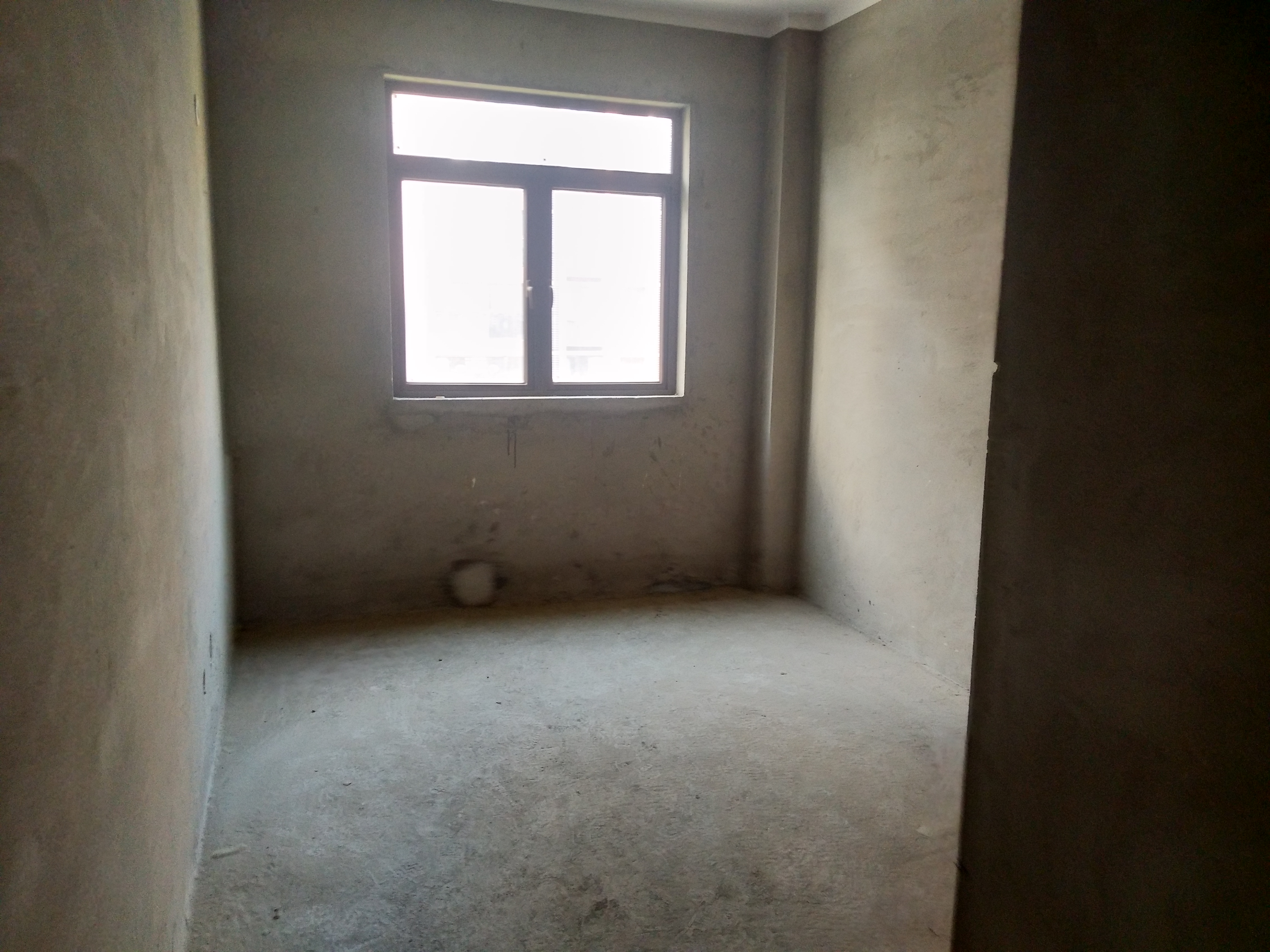 汉旺世纪城A区大三房毛坯育才  房