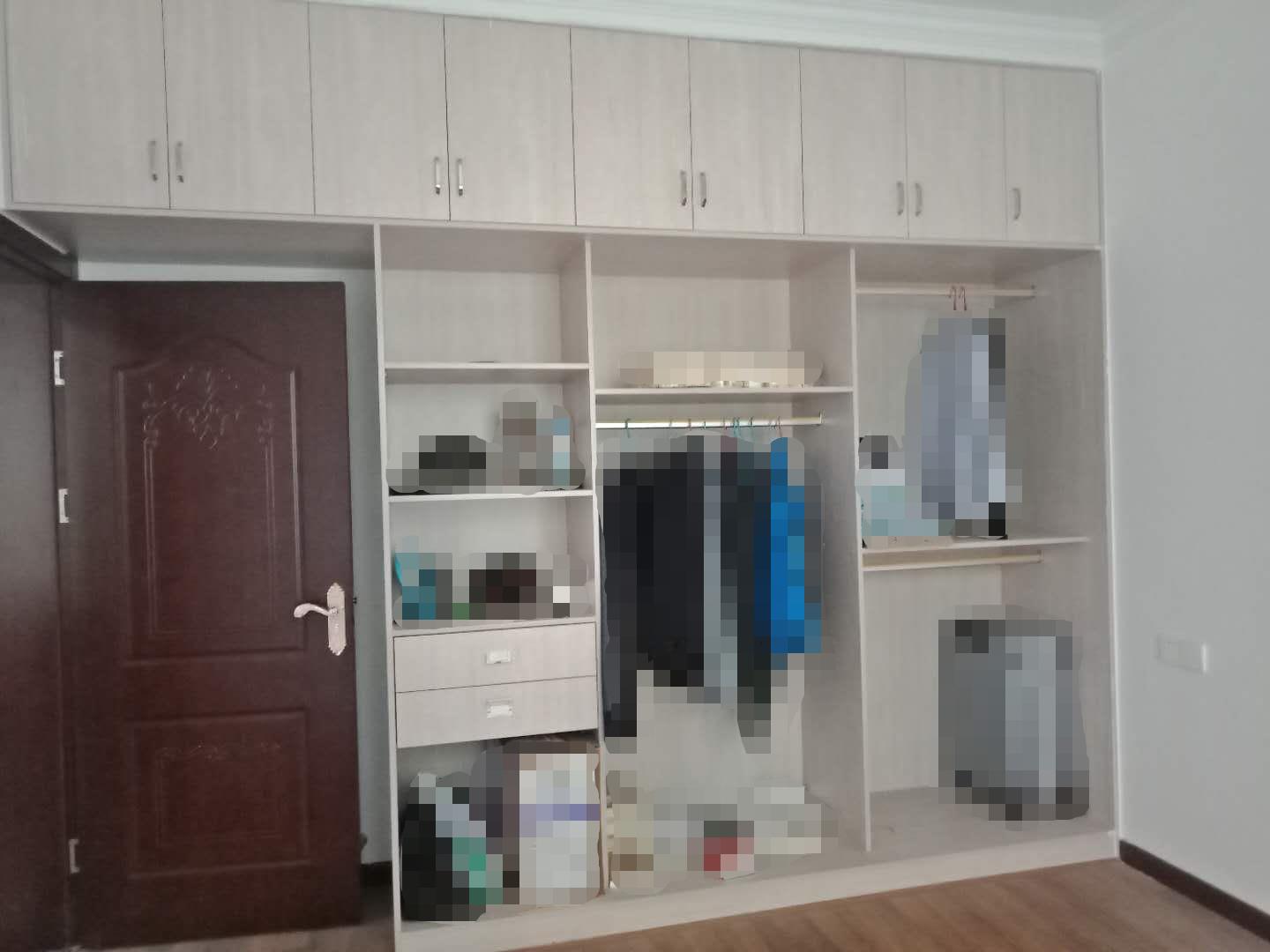 冠南景林春天全新精装两房老证税费少大润发对面出行方便,房东急售