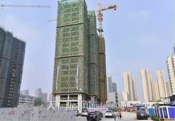 楚天世纪城4月进度：工地上正在火热施工中