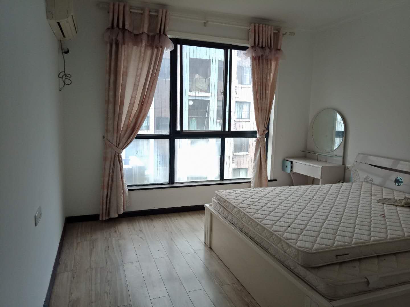 新城四期精装大三房全面翻新南北通透双阳台