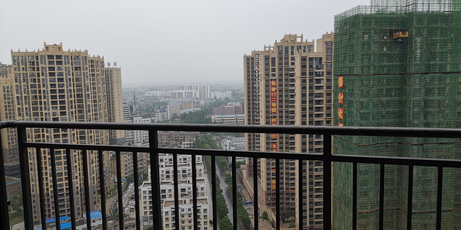 东湖金利屋湖景房出售