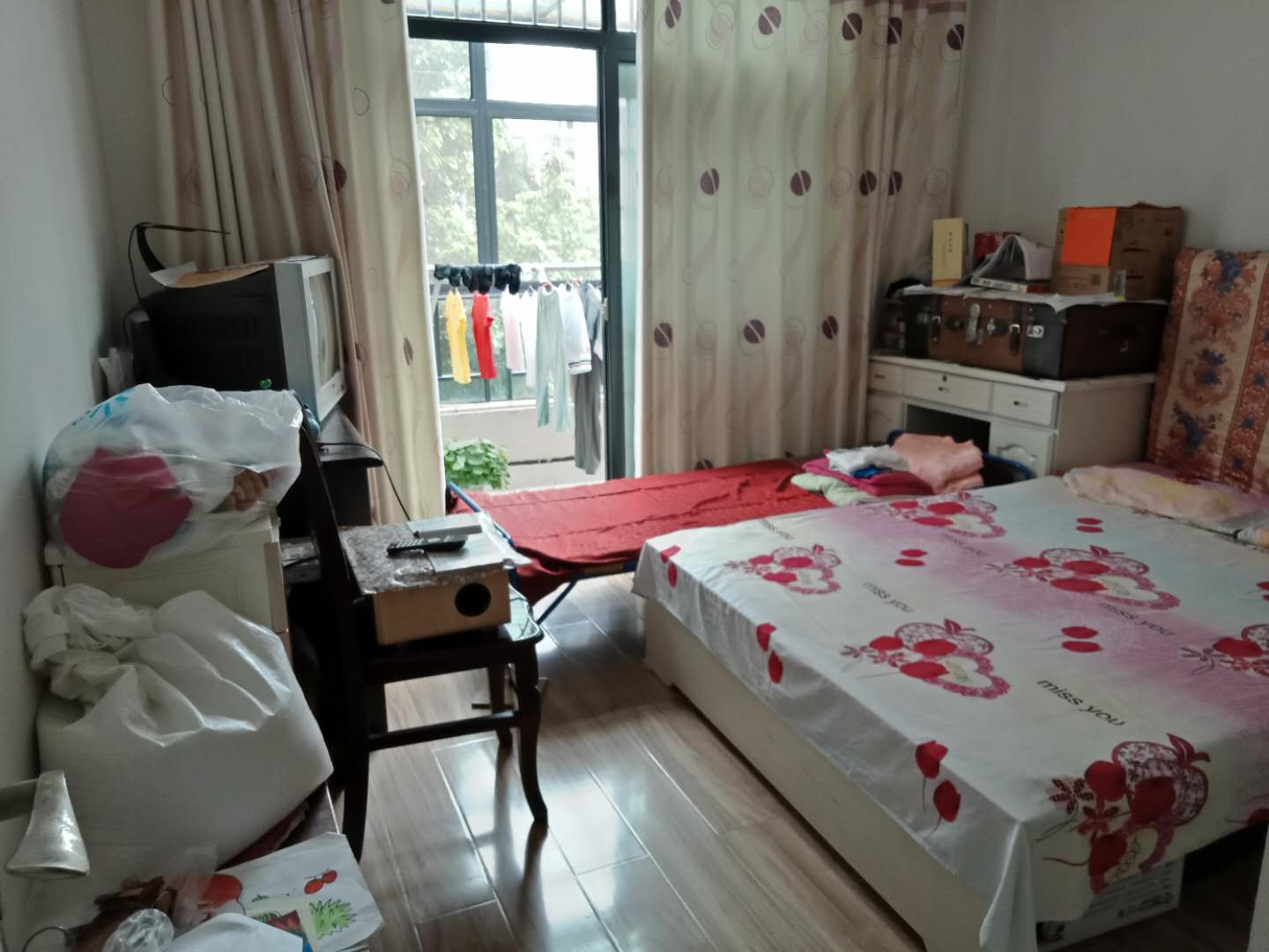 新城二期步梯低层大三房带三个阳台拎包入住