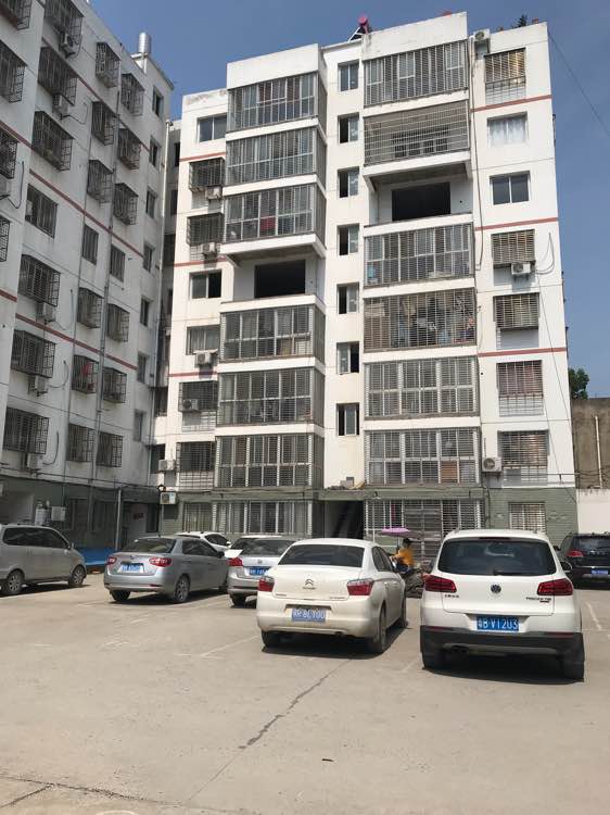 南洋大道 房低价出售