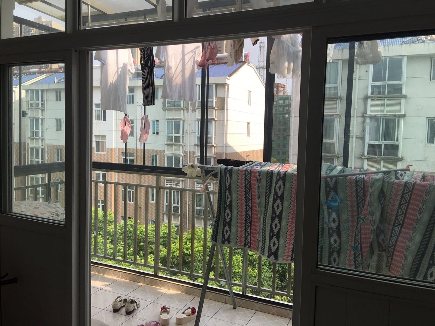 冠南景林春天纯板楼步梯房