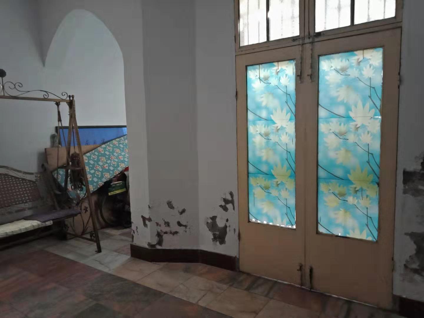 西农小区私房共三层