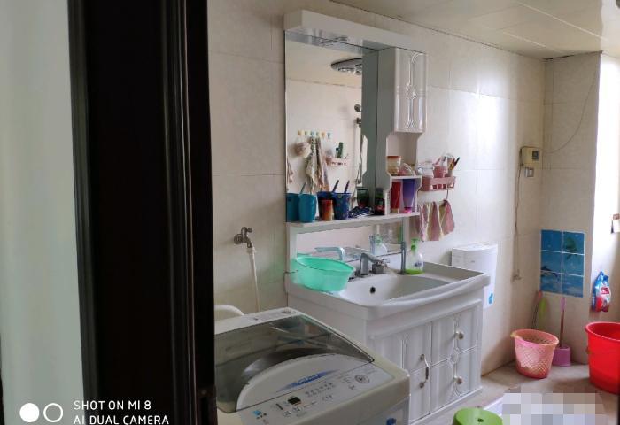 新城一期精装大三房步梯低层