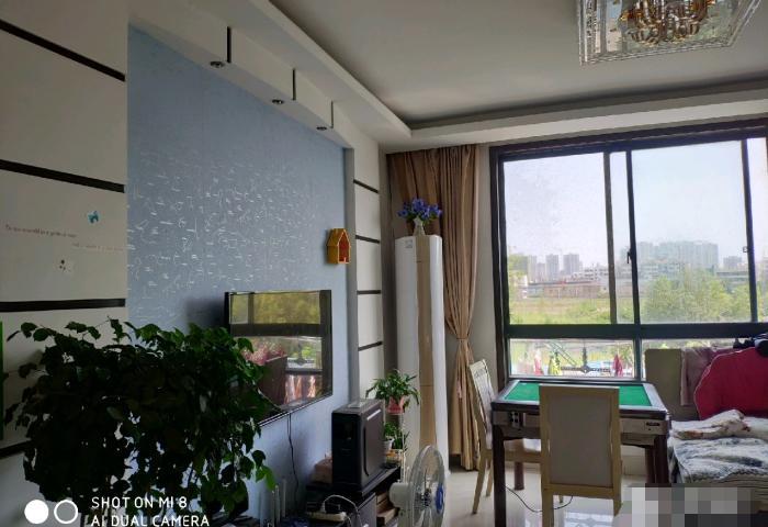 新城一期精装大三房步梯低层