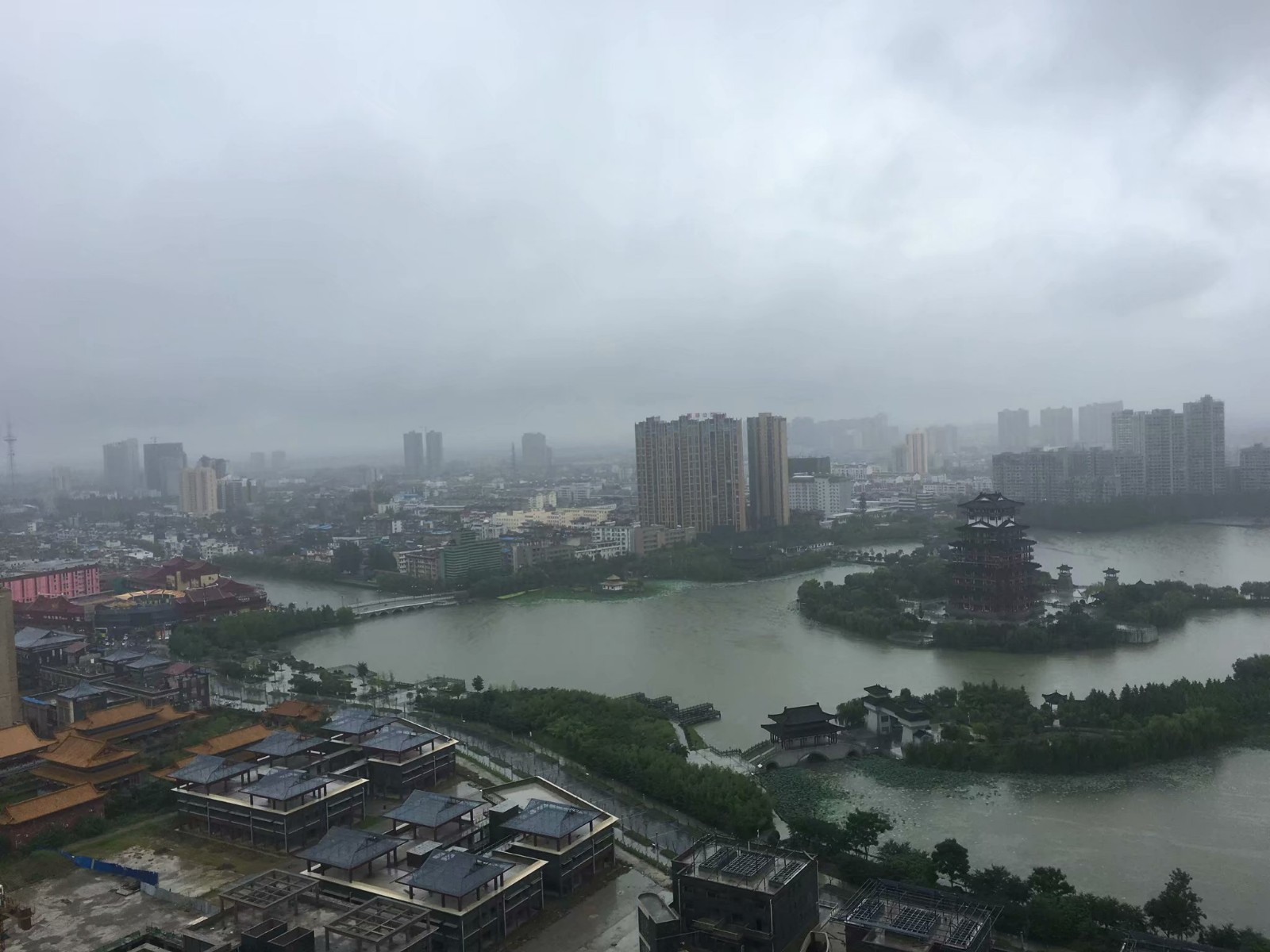 把家安置在公园，西湖高层湖景房，实验小学学区