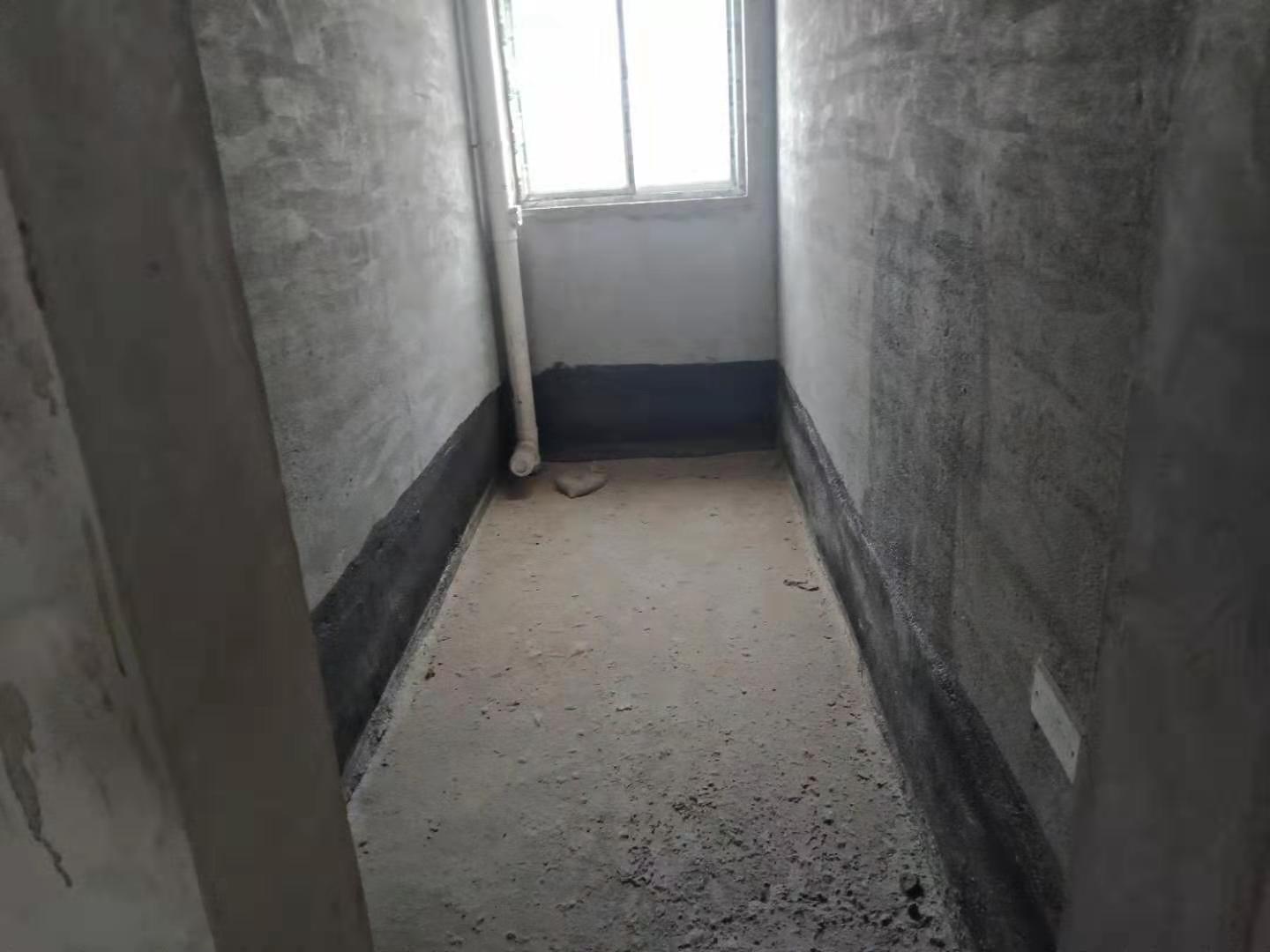 城北景天苑大三房毛坯中层实验高中 房