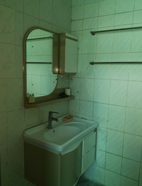 座观西湖，近临 