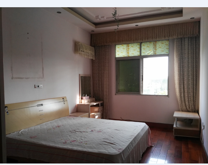 座观西湖，近临 