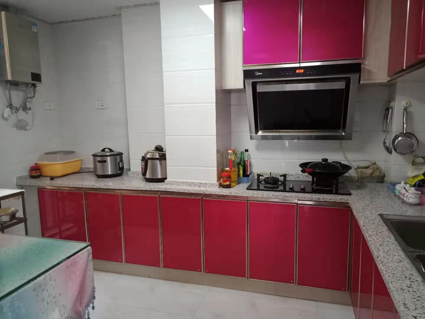 大润发精装两房世贸公馆出行方便