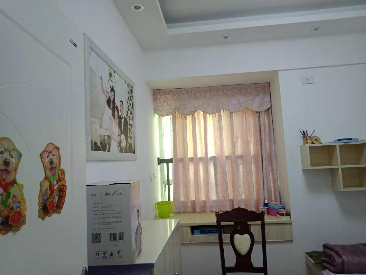 大润发精装两房世贸公馆出行方便