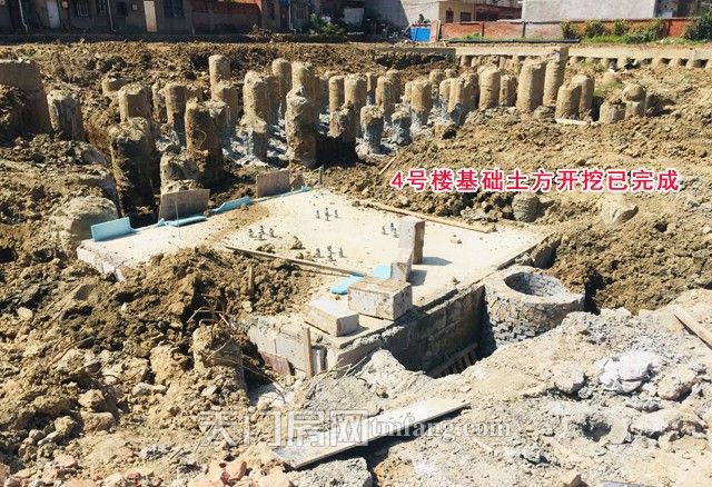 4号楼正在打桩.jpg
