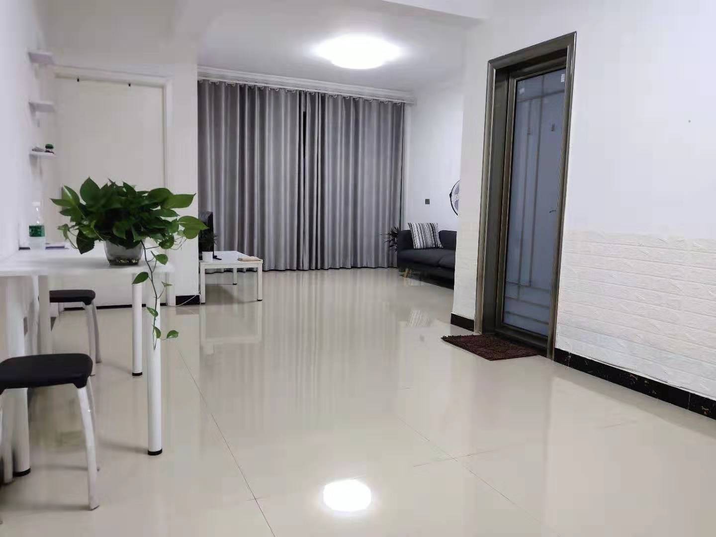 经典小三房精装出售（中介勿扰）