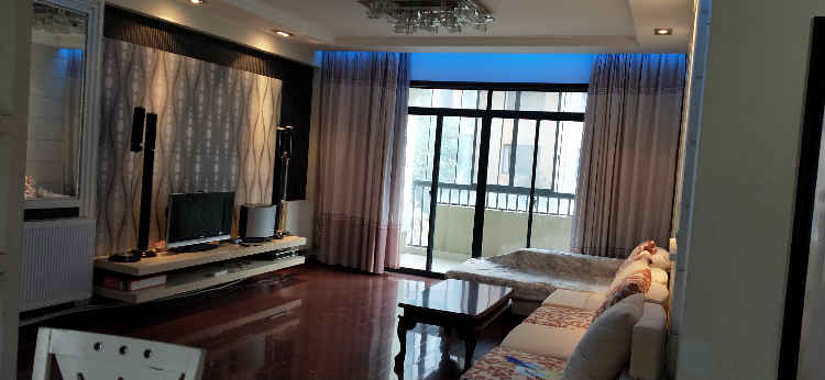 沃尔玛附近，一小后面，新城一期精装房急售