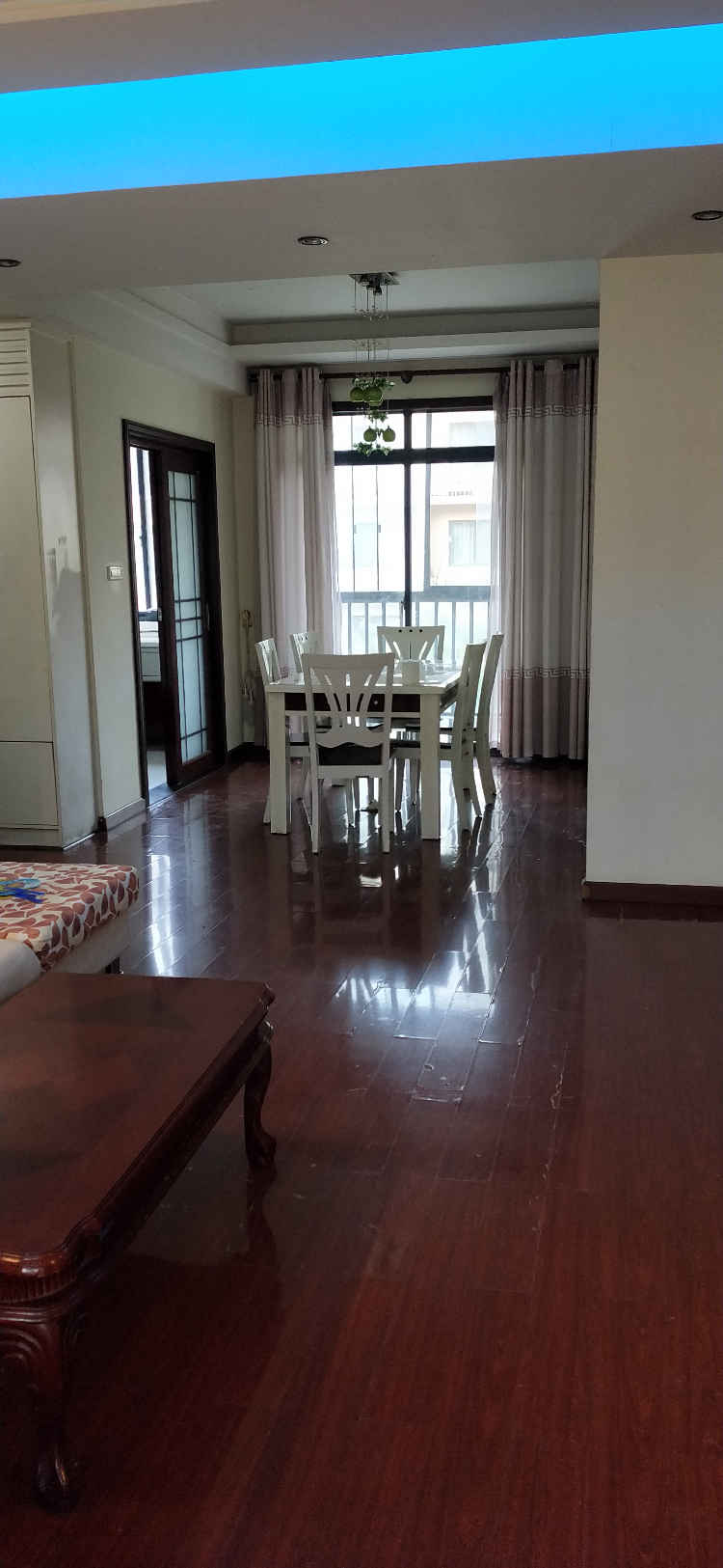 沃尔玛附近，一小后面，新城一期精装房急售