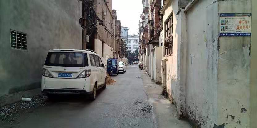 四排楼路华泰中学后面私房两间三层6*12米房东急售手机微信同号